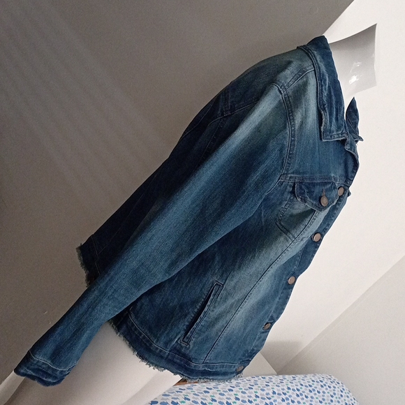 Jean jacket - Picture 2 of 15